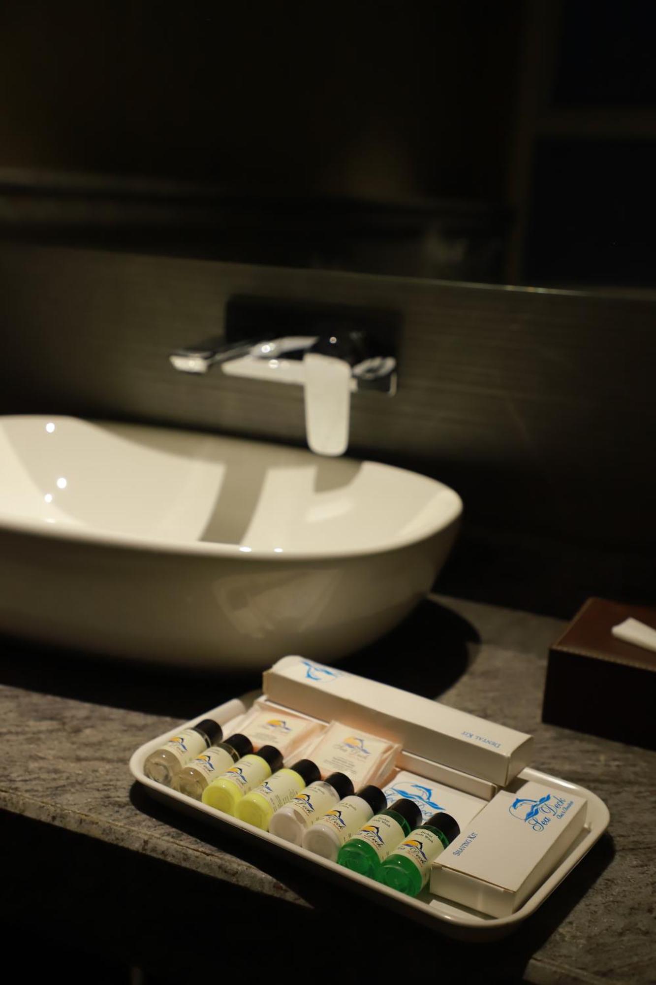 Sea Deck Hotel Порт Блеър Екстериор снимка