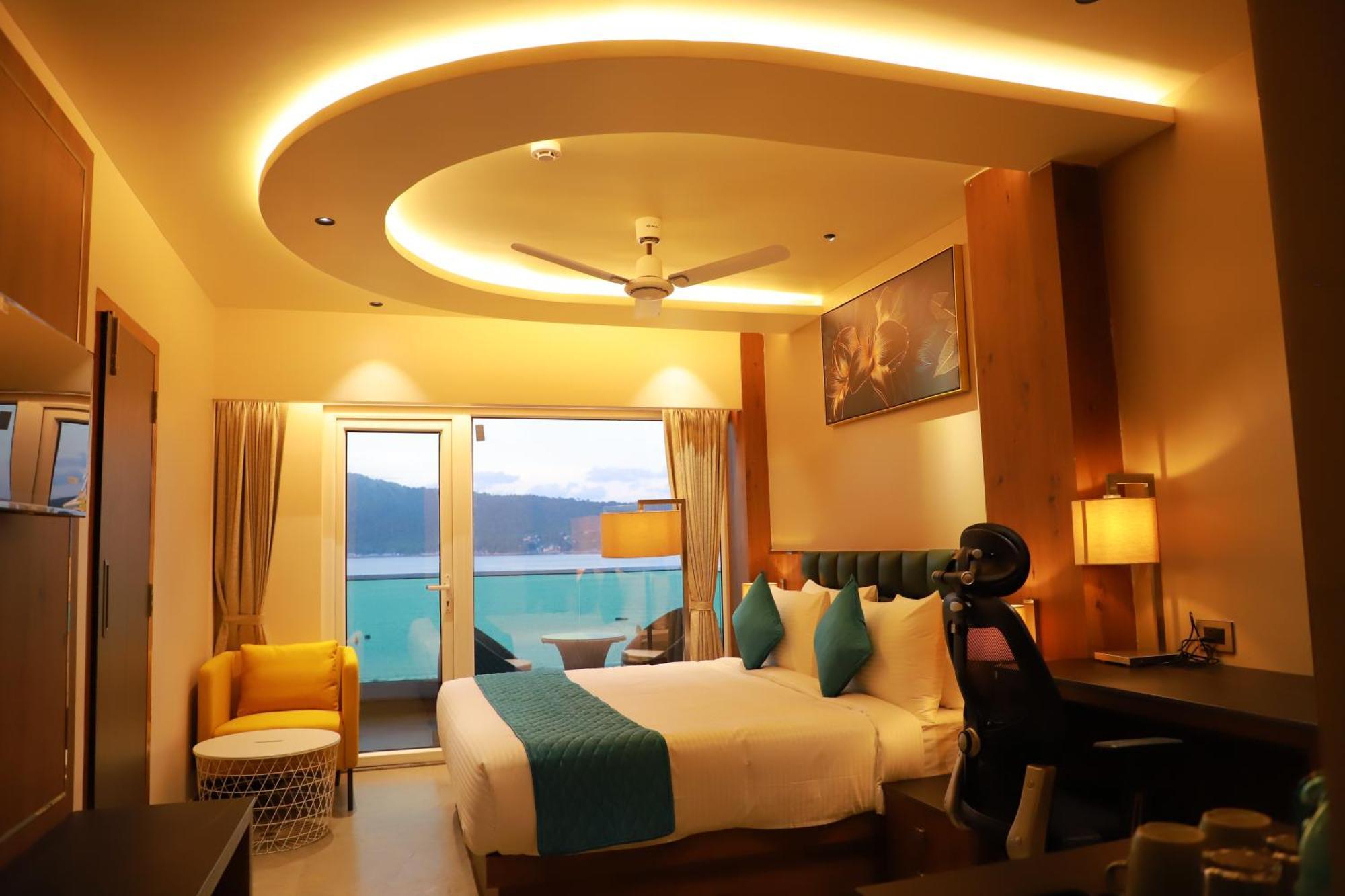 Sea Deck Hotel Порт Блеър Екстериор снимка
